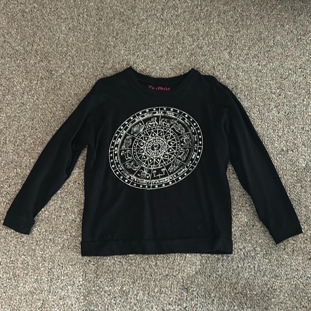 Black Zodiac Pull Over